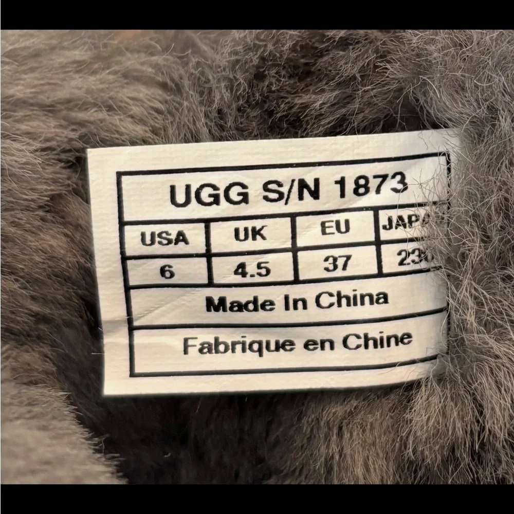 UGG Bailey Button Triplet Women's Gray Suede Boots Size 6